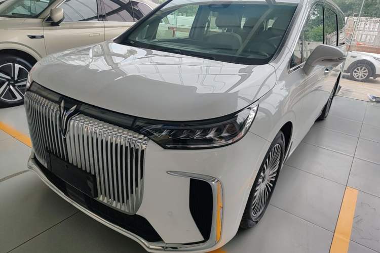 Used VOYAH Dream 2025 PHEV Four-Wheel-Drive Flagship Kunpeng Edition Guazi used car, China used car export, Used car for sale, Used cars, Cheapest cars for sale