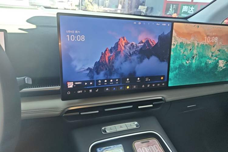 Used VOYAH Dream 2025 PHEV Four-Wheel-Drive Flagship Kunpeng Edition Audio And AC Panel