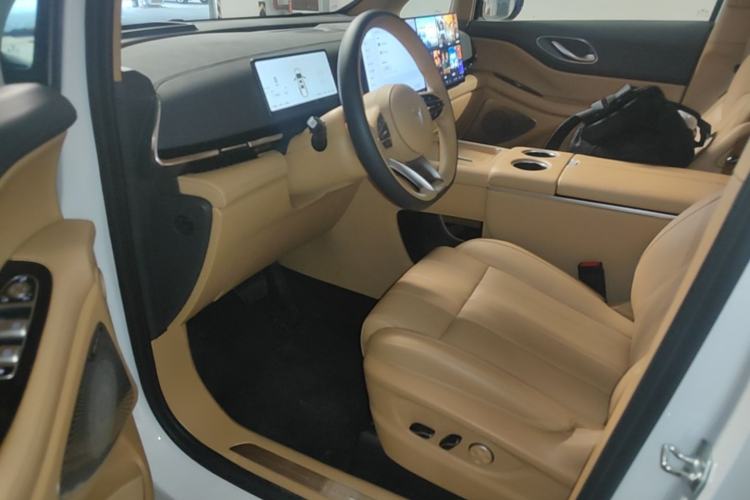 Used VOYAH Dream 2025 PHEV Four-Wheel Drive Prestige Kunpeng Edition Driver Seat
