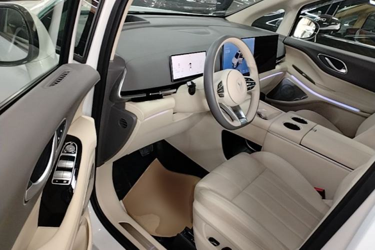 Used VOYAH Dream 2025 PHEV Four-Wheel-Drive Flagship Kunpeng Edition Driver Seat