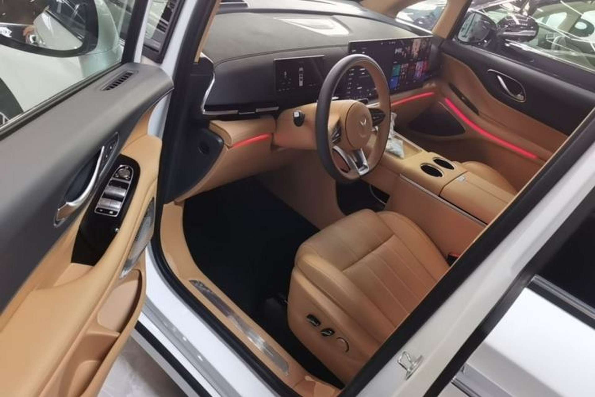 Used VOYAH Dream 2025 PHEV Four-Wheel Drive Prestige Kunpeng Edition Driver Seat
