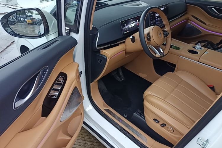 Used VOYAH Dream 2025 PHEV Four-Wheel-Drive Flagship Version – Qiankun Edition Driver Seat
