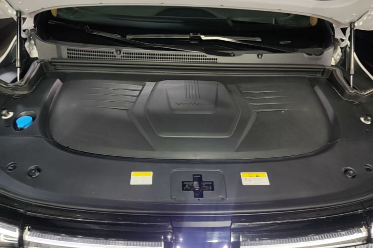 Used VOYAH Dream 2025 PHEV Four-Wheel Drive Prestige Kunpeng Edition Engine Bay