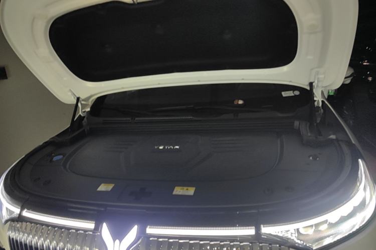 Used VOYAH Dream 2025 PHEV Four-Wheel Drive Prestige Kunpeng Edition Engine Bay
