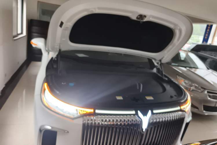 Used VOYAH Dream 2025 PHEV Four-Wheel Drive Prestige Kunpeng Edition Engine Bay