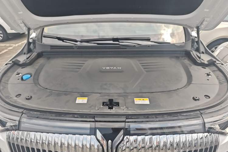 Used VOYAH Dream 2025 PHEV Four-Wheel Drive Prestige Kunpeng Edition Engine Bay
