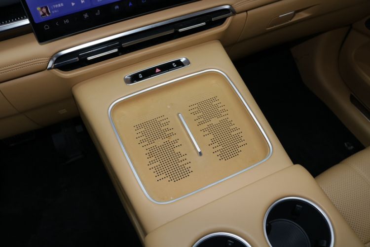 Used VOYAH Dream 2025 PHEV Four-Wheel Drive Prestige Kunpeng Edition Exterior 12