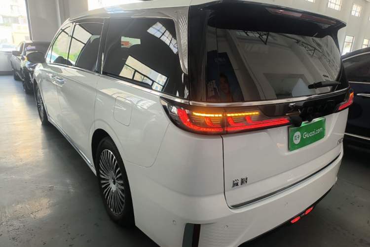 Used VOYAH Dream 2025 PHEV Four-Wheel Drive Prestige Kunpeng Edition Exterior 2