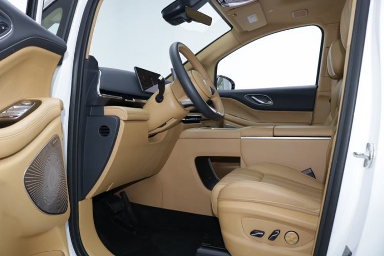 Used VOYAH Dream 2025 PHEV Four-Wheel Drive Prestige Kunpeng Edition Exterior 2