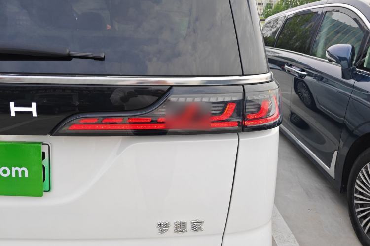 Used VOYAH Dream 2025 PHEV Four-Wheel-Drive Flagship Kunpeng Edition Exterior 3
