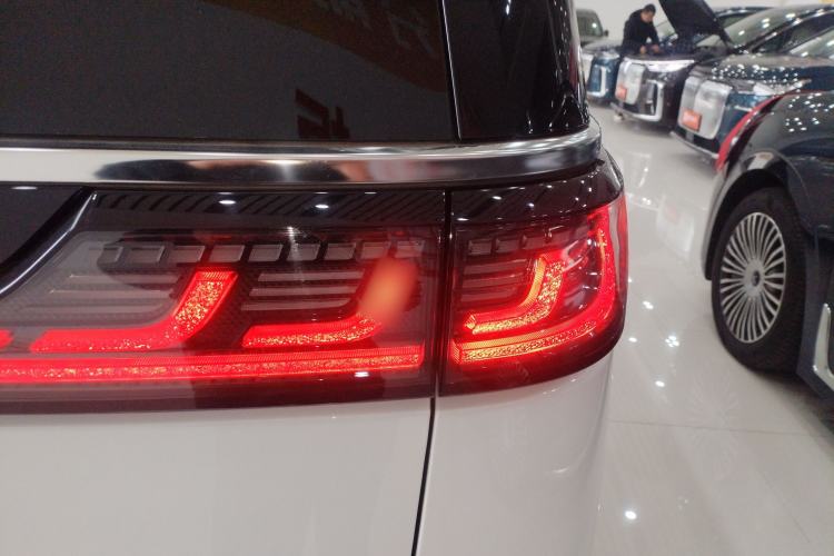 Used VOYAH Dream 2025 PHEV Four-Wheel Drive Prestige Kunpeng Edition Exterior 3