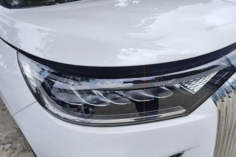 Used VOYAH Dream 2025 PHEV Four-Wheel-Drive Flagship Version – Qiankun Edition Exterior 3