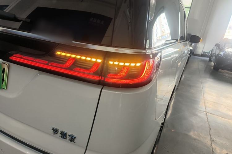 Used VOYAH Dream 2025 PHEV Four-Wheel Drive Prestige Kunpeng Edition Exterior 3