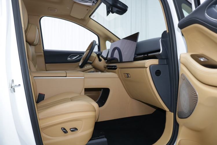 Used VOYAH Dream 2025 PHEV Four-Wheel Drive Prestige Kunpeng Edition Exterior 3
