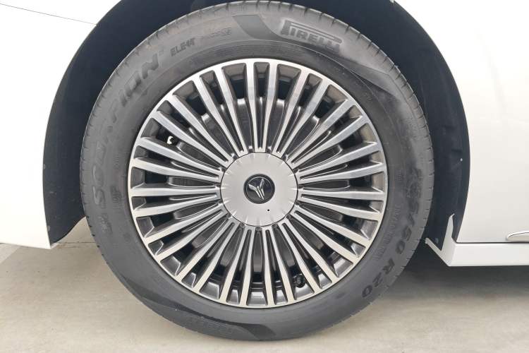 Used VOYAH Dream 2025 PHEV Four-Wheel-Drive Flagship Kunpeng Edition Exterior 5