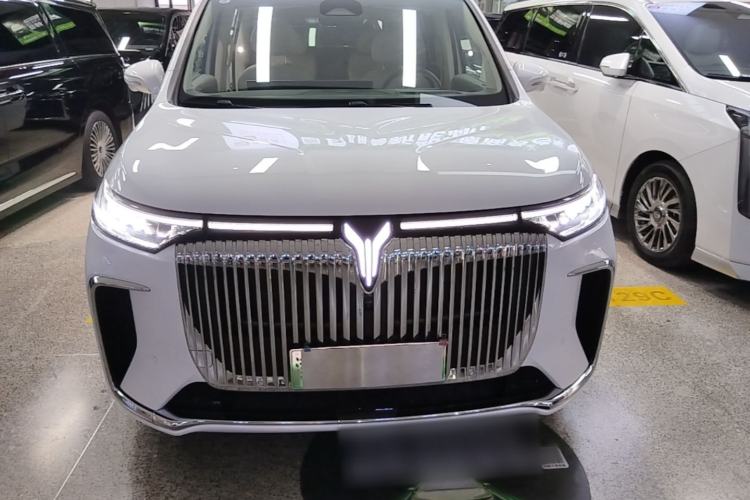 Used VOYAH Dream 2025 PHEV Four-Wheel Drive Prestige Kunpeng Edition Front