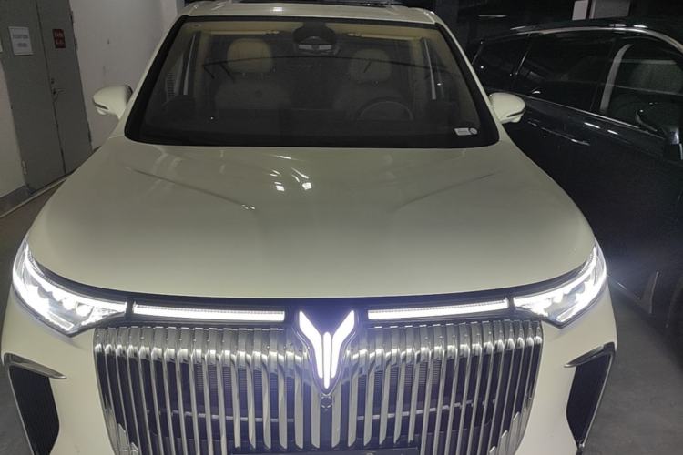 Used VOYAH Dream 2025 PHEV Four-Wheel Drive Prestige Kunpeng Edition Front