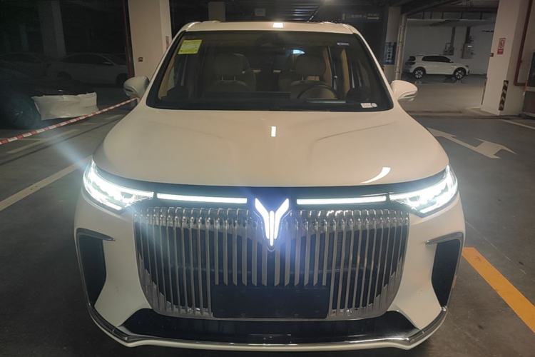 Used VOYAH Dream 2025 PHEV Four-Wheel Drive Prestige Kunpeng Edition Front