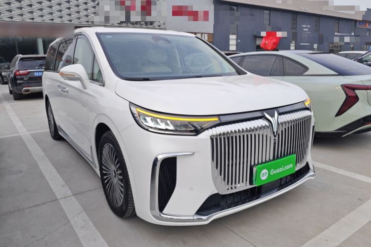 Used VOYAH Dream 2025 PHEV Four-Wheel-Drive Flagship Kunpeng Edition Front Right 45 Deg