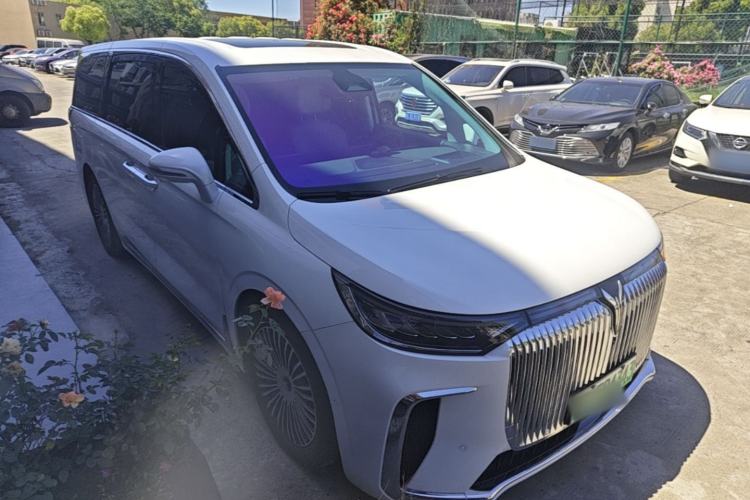 Used VOYAH Dream 2025 PHEV Four-Wheel-Drive Flagship Kunpeng Edition Front Right 45 Deg