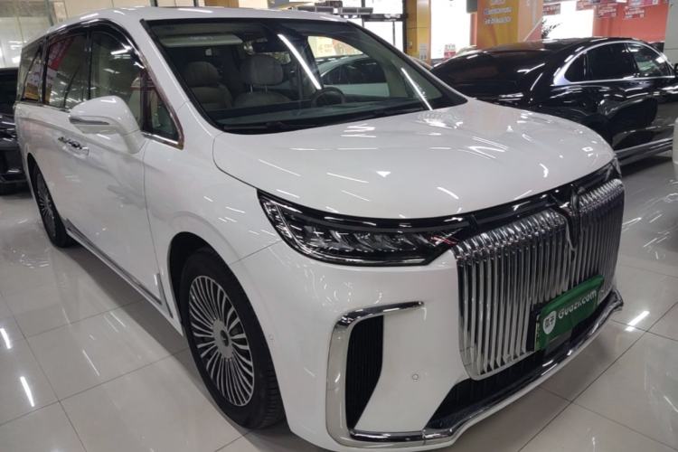 Used VOYAH Dream 2025 PHEV Four-Wheel Drive Prestige Kunpeng Edition Front Right 45 Deg