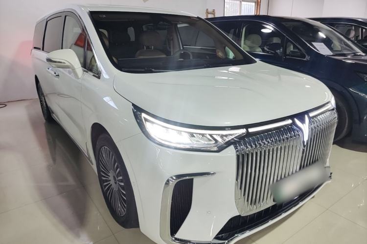 Used VOYAH Dream 2025 PHEV Four-Wheel Drive Prestige Kunpeng Edition Front Right 45 Deg