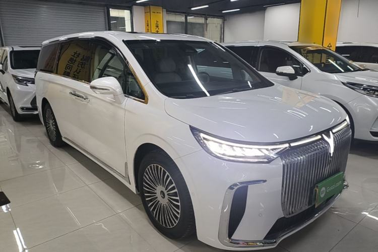 Used VOYAH Dream 2025 PHEV Four-Wheel Drive Prestige Kunpeng Edition Front Right 45 Deg
