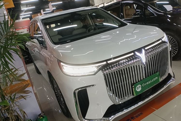 Used VOYAH Dream 2025 PHEV Four-Wheel-Drive Flagship Kunpeng Edition Front Right 45 Deg