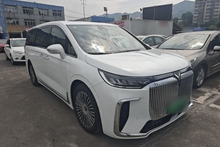 Used VOYAH Dream 2025 PHEV Four-Wheel Drive Prestige Kunpeng Edition Front Right 45 Deg