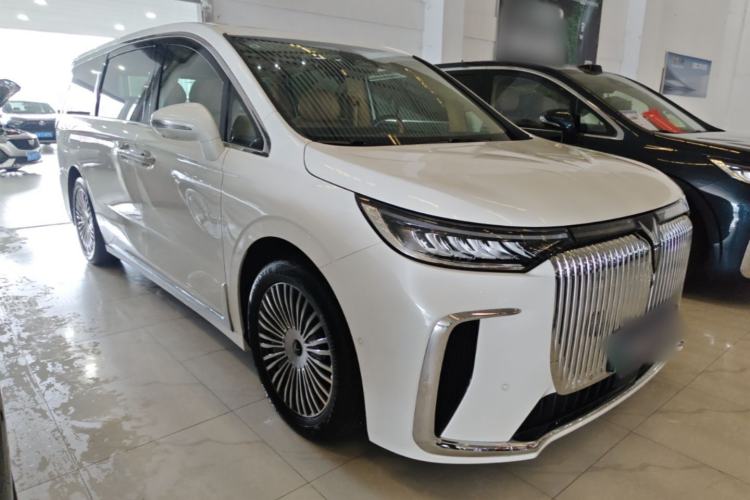 Used VOYAH Dream 2025 PHEV Four-Wheel Drive Prestige Kunpeng Edition Front Right 45 Deg