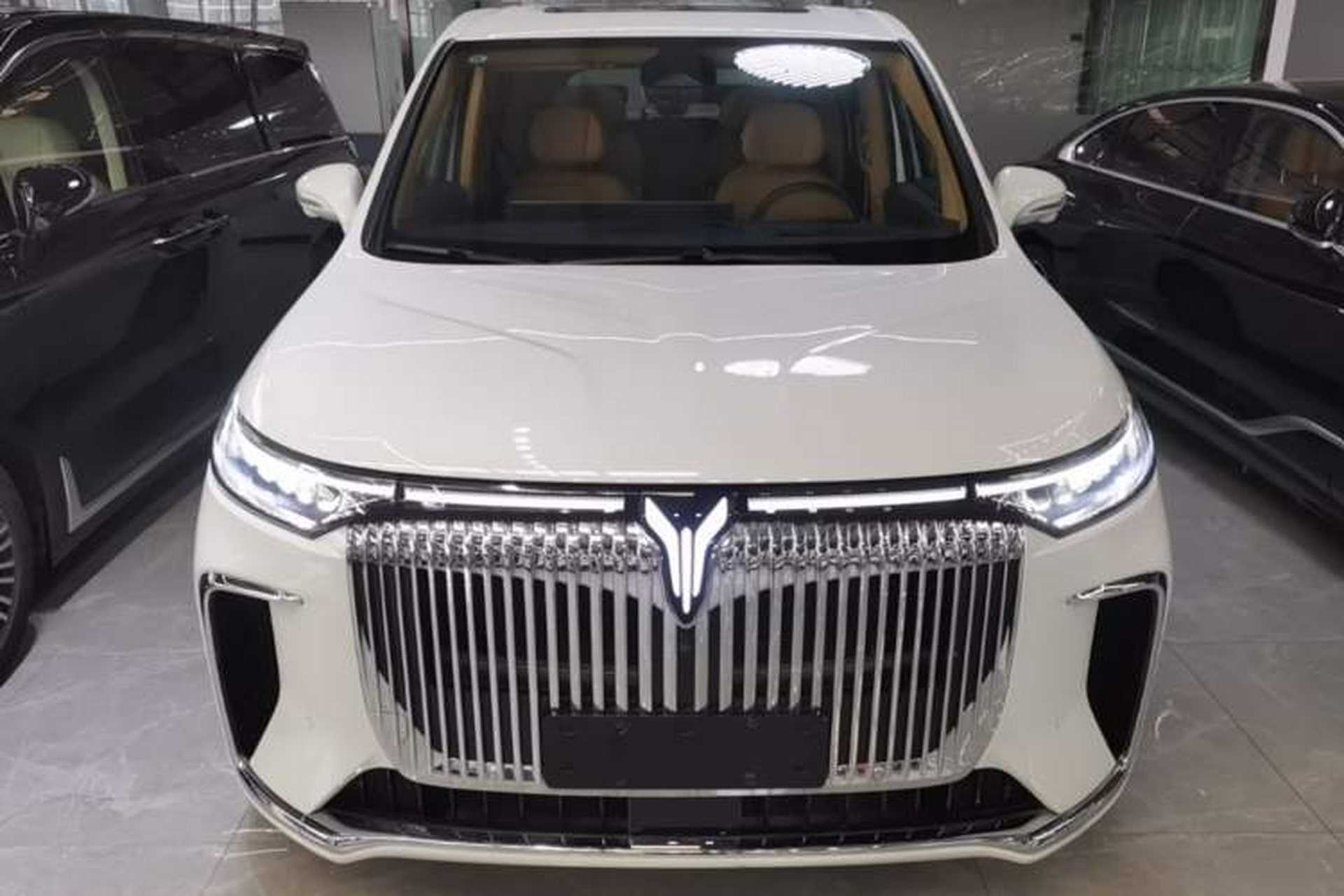 Used VOYAH Dream 2025 PHEV Four-Wheel Drive Prestige Kunpeng Edition Front
