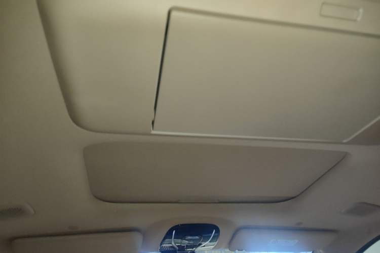 Used VOYAH Dream 2025 PHEV Four-Wheel Drive Prestige Kunpeng Edition Headliner