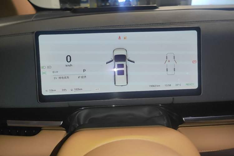 Used VOYAH Dream 2025 PHEV Four-Wheel Drive Prestige Kunpeng Edition Instrument Cluster