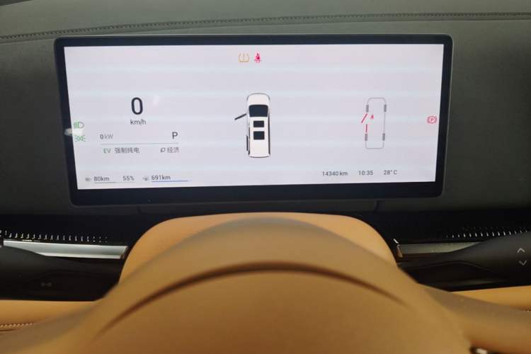 Used VOYAH Dream 2025 PHEV Four-Wheel Drive Prestige Kunpeng Edition Instrument Cluster