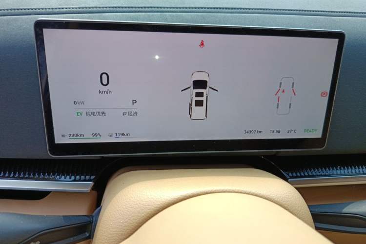 Used VOYAH Dream 2025 PHEV Four-Wheel-Drive Flagship Kunpeng Edition Instrument Cluster