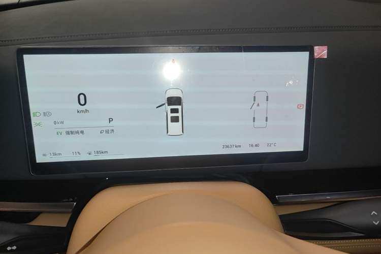Used VOYAH Dream 2025 PHEV Four-Wheel Drive Prestige Kunpeng Edition Instrument Cluster