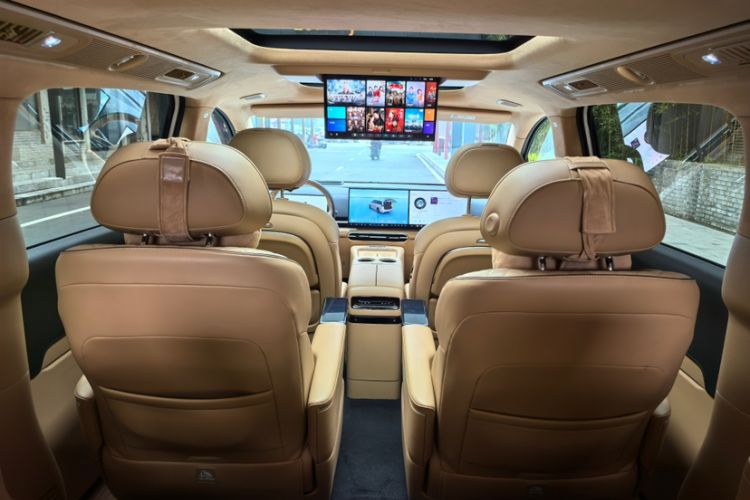 Used VOYAH Dream 2025 PHEV Four-Wheel-Drive Flagship Kunpeng Edition Interior 1