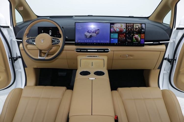 Used VOYAH Dream 2025 PHEV Four-Wheel Drive Prestige Kunpeng Edition Interior 2