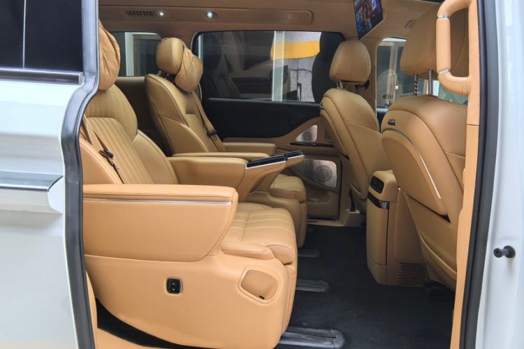 Used VOYAH Dream 2025 PHEV Four-Wheel-Drive Flagship Kunpeng Edition Interior 3