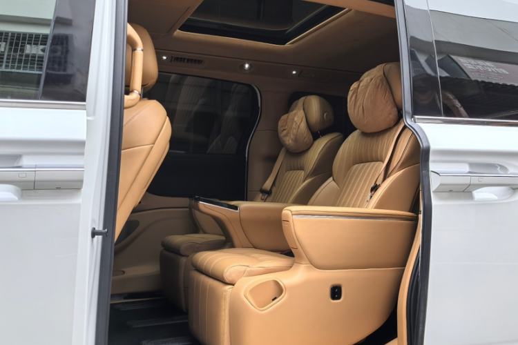 Used VOYAH Dream 2025 PHEV Four-Wheel-Drive Flagship Kunpeng Edition Interior 5