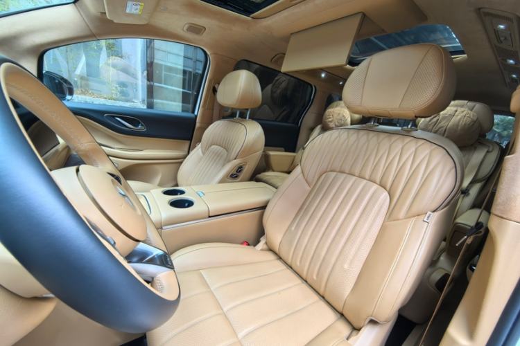 Used VOYAH Dream 2025 PHEV Four-Wheel-Drive Flagship Kunpeng Edition Interior 6
