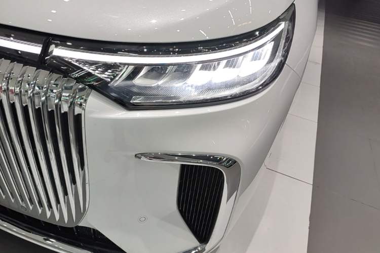Used VOYAH Dream 2025 PHEV Four-Wheel-Drive Flagship Kunpeng Edition Left Front Headlight