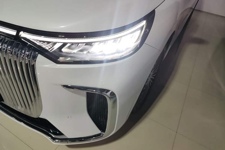 Used VOYAH Dream 2025 PHEV Four-Wheel Drive Prestige Kunpeng Edition Left Front Headlight