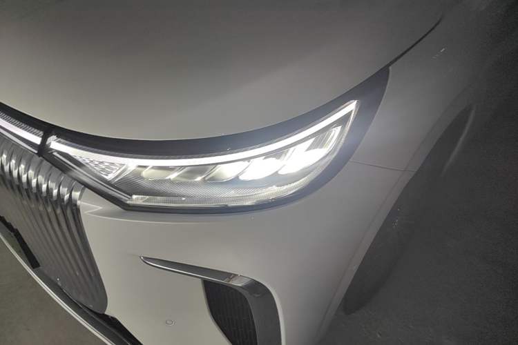 Used VOYAH Dream 2025 PHEV Four-Wheel Drive Prestige Kunpeng Edition Left Front Headlight