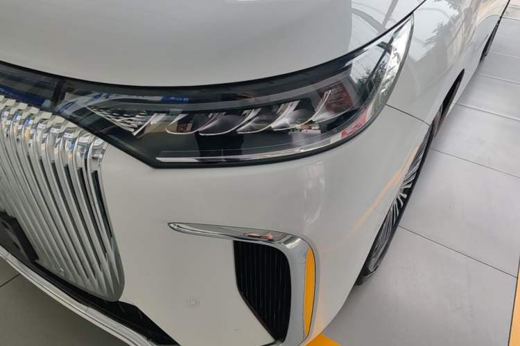 Used VOYAH Dream 2025 PHEV Four-Wheel-Drive Flagship Kunpeng Edition Left Front Headlight