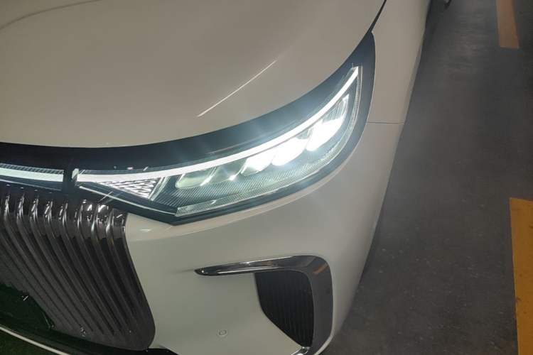 Used VOYAH Dream 2025 PHEV Four-Wheel Drive Prestige Kunpeng Edition Left Front Headlight