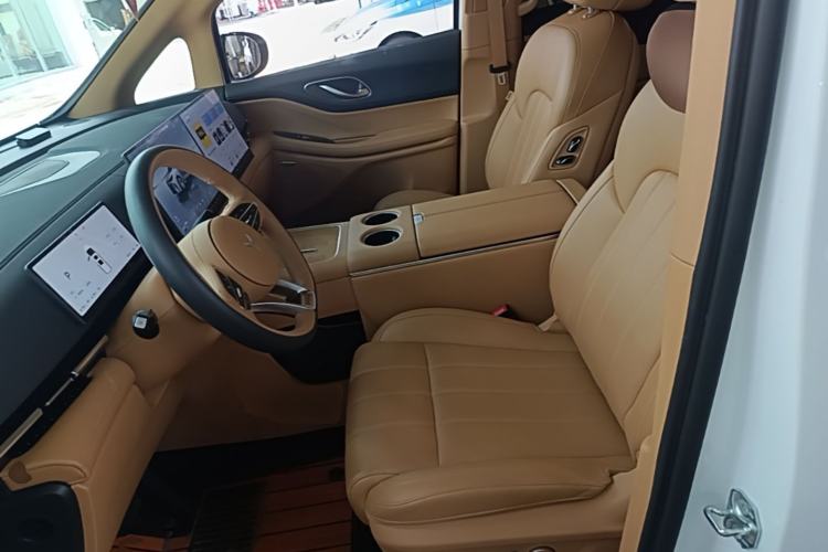 Used VOYAH Dream 2025 PHEV Four-Wheel Drive Excellence Kunpeng Edition Left Front Seat