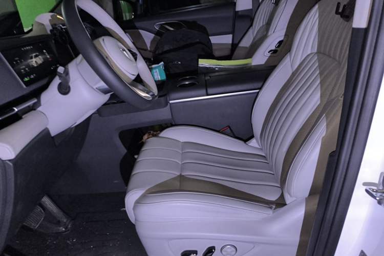 Used VOYAH Dream 2025 PHEV Four-Wheel-Drive Flagship Version – Qiankun Edition Left Front Seat