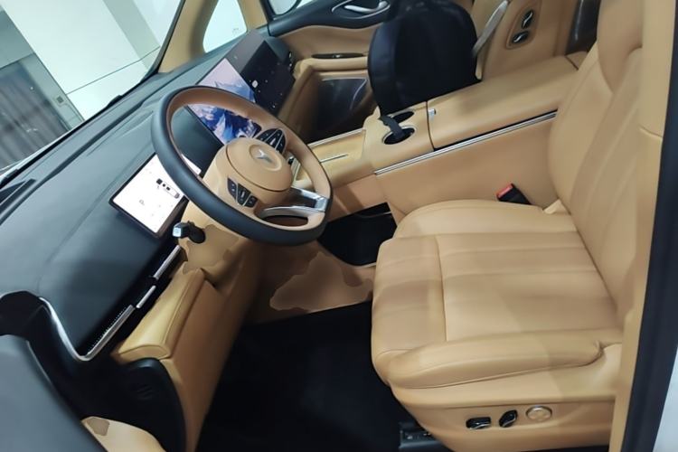 Used VOYAH Dream 2025 PHEV Four-Wheel Drive Prestige Kunpeng Edition Left Front Seat