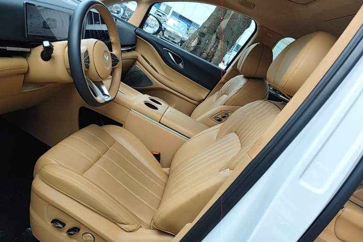 Used VOYAH Dream 2025 PHEV Four-Wheel-Drive Flagship Version – Qiankun Edition Left Front Seat